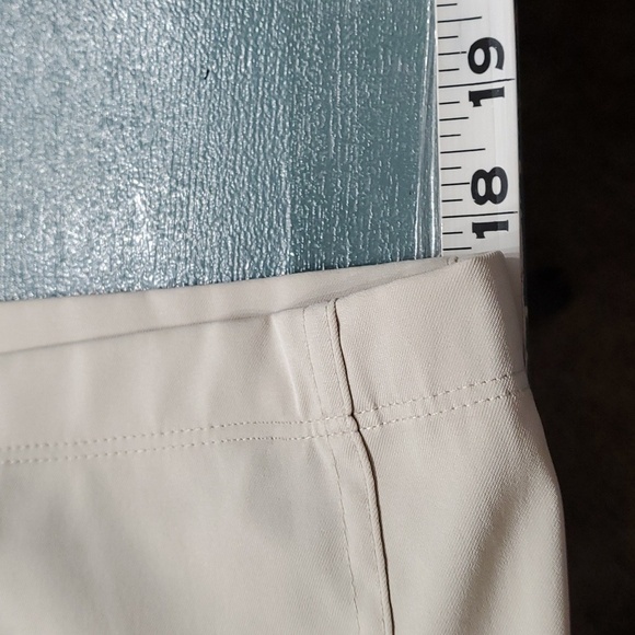 Tail..skort, size 6. Off white. Large pockets. golf. Tennis, pickel ball. - Picture 11 of 11